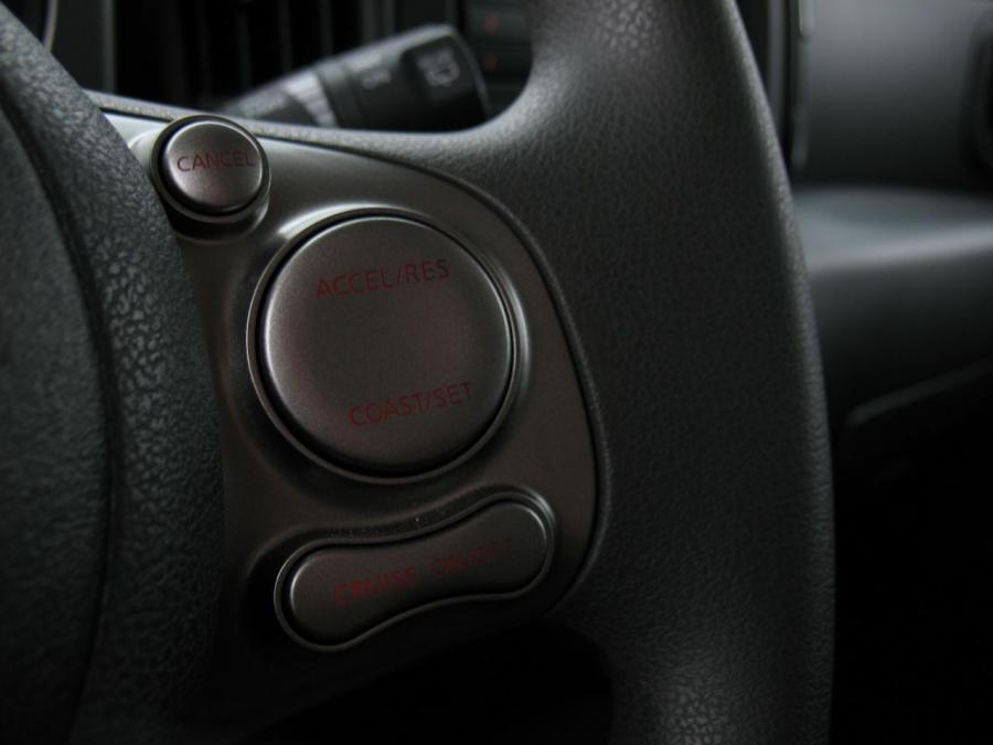 Детали интерьера Nissan Cube (Z12) 2009 года  (US) (фото 29 из 84)